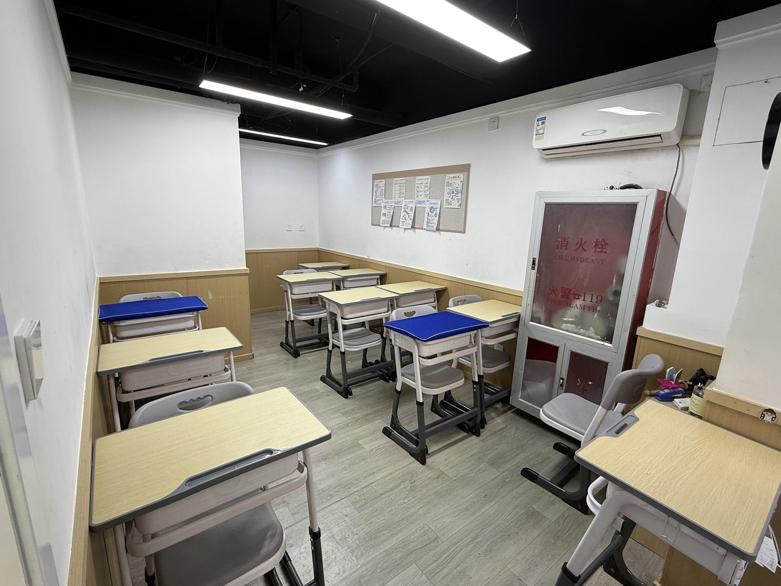 教室1 · 标准教学空间